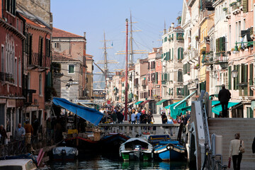 Venezia. Via Garibaldi verso La Salute con barche in darsena