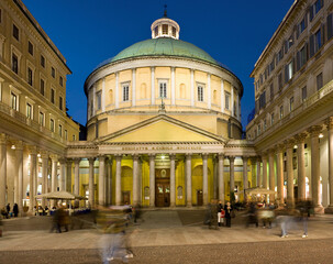 Fototapeta na wymiar Milano, Basilica di San Carlo al Corso 