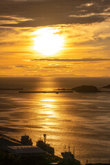 長崎の夕日　オレンジ色の海