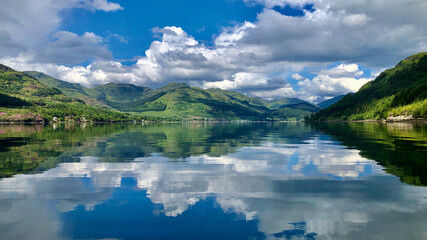 Fototapeta na wymiar Loch Goil Reflections