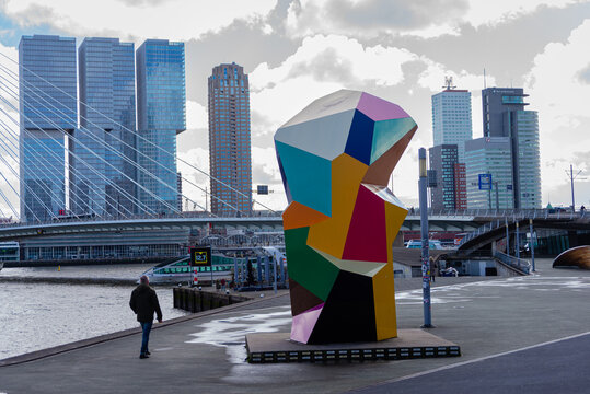 27 March 2023, Rotterdam, Netherlands, view on sculpture "Marathon" (2001) by Henk Visch