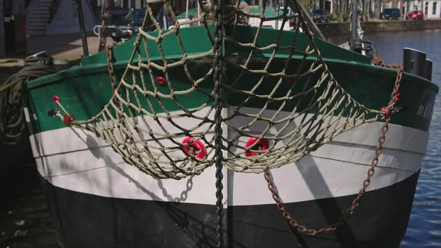 Water Caustics on the front of a ship