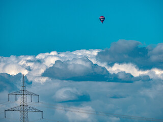 Strommasten einer &Uuml;berlandleitung