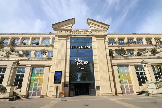 Le centre commercial Polygone, dans le quartier Antigone, ville de Montpellier, d&eacute;partement de l'H&eacute;rault, France