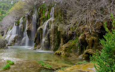 Cascada nacimiento del río 