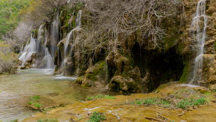 Cascada nacimiento del río 