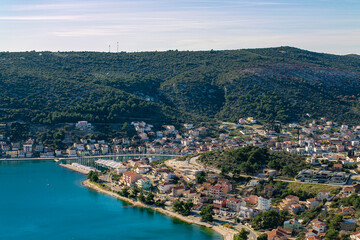 Fototapeta na wymiar Croatian seaside town with beautiful coastline