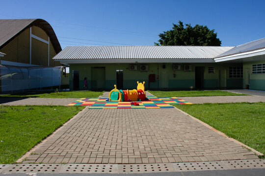 Escola Gabriela Mistral em Foz do Igua&ccedil;u, Brasii. Fronteria com Argetina e Paraguai.