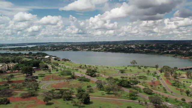 Tesourinha proximo ao lago Paranoa em Brasilia - Brasil