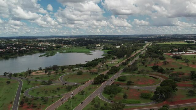 Tesourinha proximo ao lago Paranoa em Brasilia - Brasil
