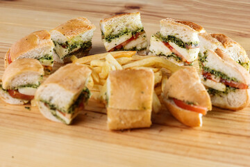 Lanches e pratos de restaurantes