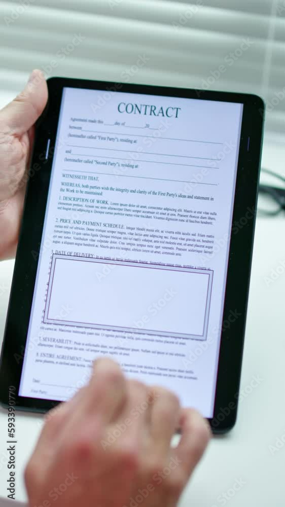 Poster digital signature on contract document online