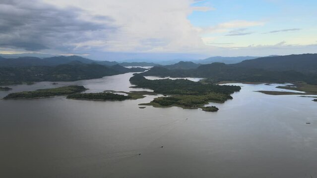 Lago de Suchitoto 