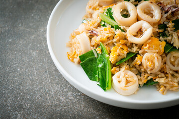 Fried rice with squid or octopus