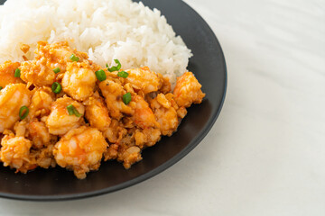 stir-fried shrimps with garlic and shrimps paste