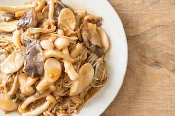 Stir fried mixed mushroom with oyster sauce