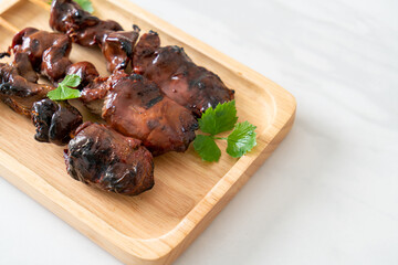 grilled chicken liver with herbs and spices