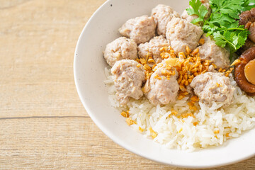 Dried Rice Porridge with Boiled Pork Bowl
