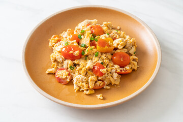 stir-fried tomatoes with egg on plate