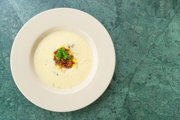 corn soup with crispy bacon