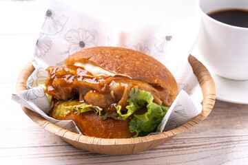 照り焼きチキンバーガー
