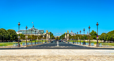 Avenue of Marechal Gallieni on the Esplanade of the Invalides in Paris, France - obrazy, fototapety, plakaty