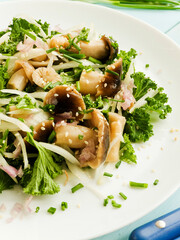 Salad with mushrooms and kale