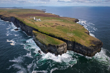 Ireland, Loop Head latarnia morska widok z powietrza.
