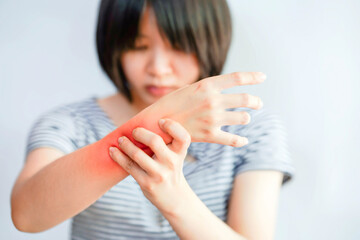 Women's wrist pain from common diseases of the body such as diabetes, thyroid gland, tumors around...