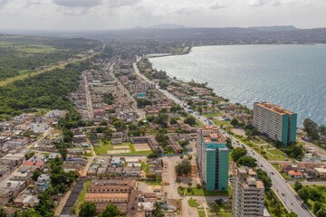 Fototapeta premium Aerial shot of the buildings and the sea, Matanzas, Cuba