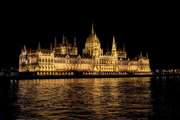 Fototapeta premium Hungarian Parliament Building at night