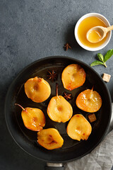 Vanilla poached pears
