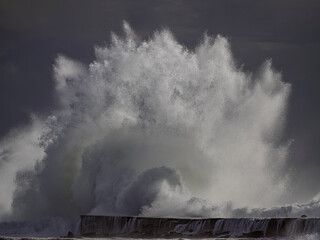 Huge sea wave splash