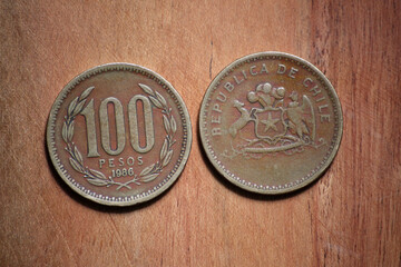 chile pesos money currency coins 100 chilean peso - obrazy, fototapety, plakaty