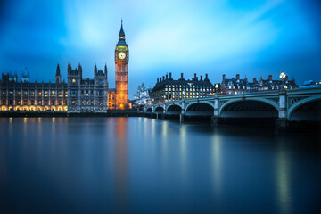 Obraz na płótnie Canvas Blue hour at Big Ben and Westerminster Bridge, London, UK