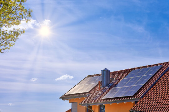 Solare Stromerzeugung mit Photovoltaik auf dem eigenem Dach