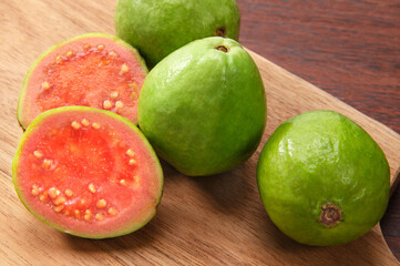 南国のトロピカルフルーツ、グアバ