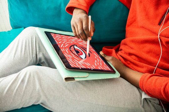 Anonymous person using an ipad