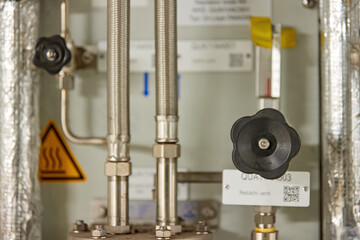 Thermal power plant technology: plant environment, components and process equipment and its parts. Piping, valves, controls, descriptions.  