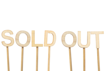 ¨Sold out¨ sign made with individual wooden letters on a green chroma background.