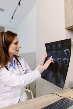 Electronic online MRI scan examination radiography doctor 