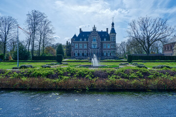 Glorieuxpark und historisches Gebäude im Zentrum von Eindhoven