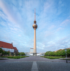 Naklejka premium TV Tower (Fernsehturm) Pope Revenge effect with sun shining in the shape of a cross - Berlin, Germany
