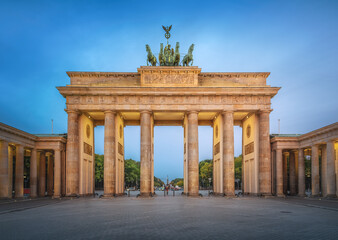 Naklejka premium Illuminated Brandenburg Gate - Berlin, Germany