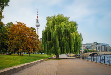 Spree River Promenade at James Simon Park with TV Tower (Fernsehturm) on background - Berlin,...