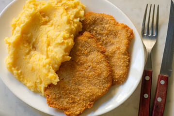 Milanesa con puré