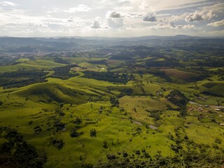 Imagem aérea da serra da mantiqueira, em Socorro