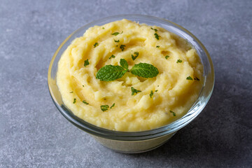 Serving of creamy mashed potato made from boiled potatoes. Turkish name; patates puresi