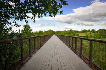 Obraz premium Empty wooden bridge