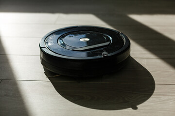 Robot vacuum cleaner, robot vacuum cleaner wipes floors, power button is on and ready to work